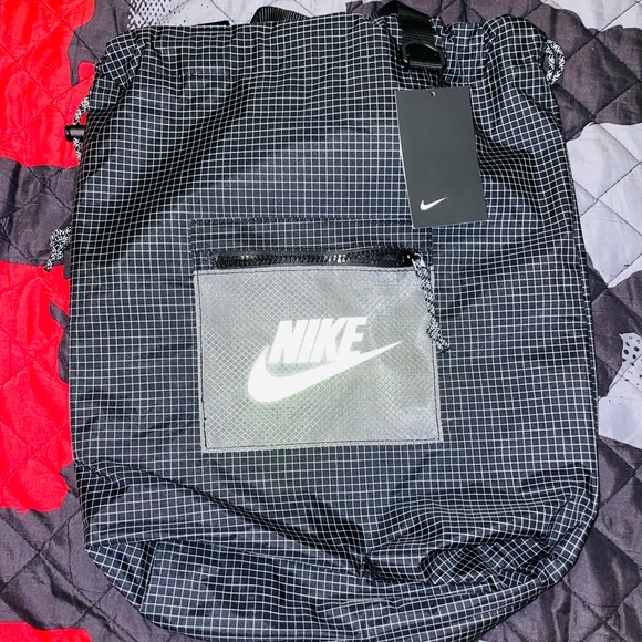 NWT- Nike Heritage Women's Tote Bag Black/ White - Picture 1 of 5